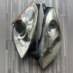 Set of left and right halogen headlights for Nissan Altima sedan 2010-2012 only.